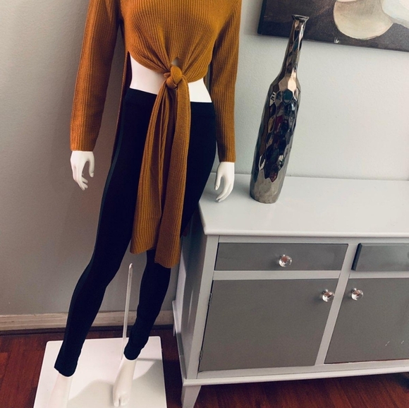 Knitted sweater - Picture 1 of 4